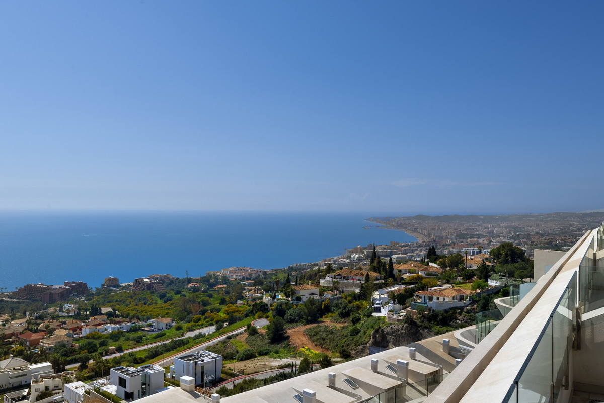 3 Bed Apartment for sale in Benalmadena Costa Del Sol, Málaga, Spain