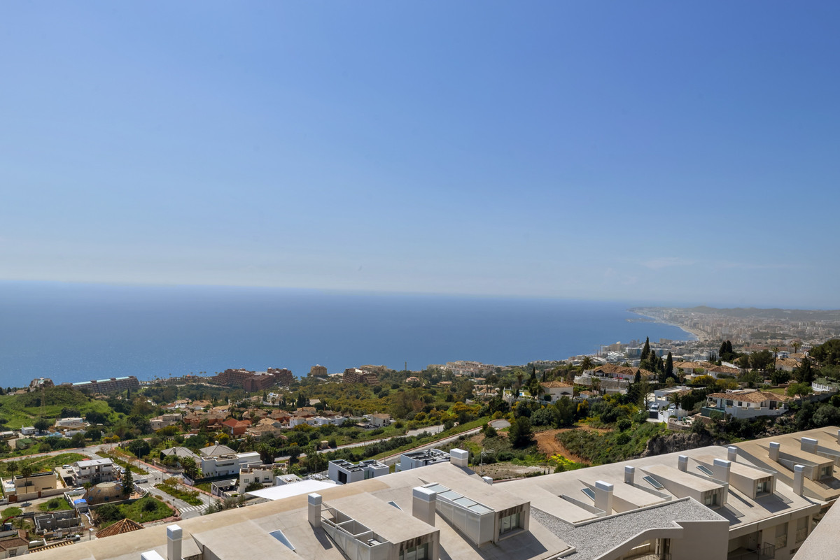 3 Bed Apartment for sale in Benalmadena Costa Del Sol, Málaga, Spain