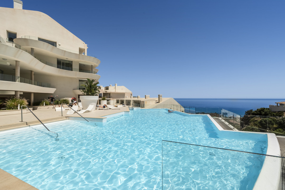 3 Bed Apartment for sale in Benalmadena Costa Del Sol, Málaga, Spain