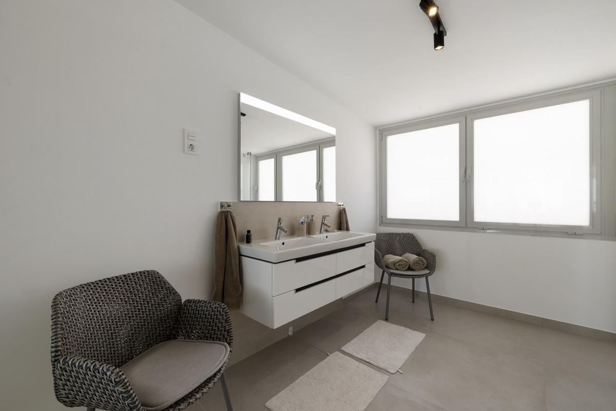 3 Bed Apartment for sale in Benalmadena Costa Del Sol, Málaga, Spain