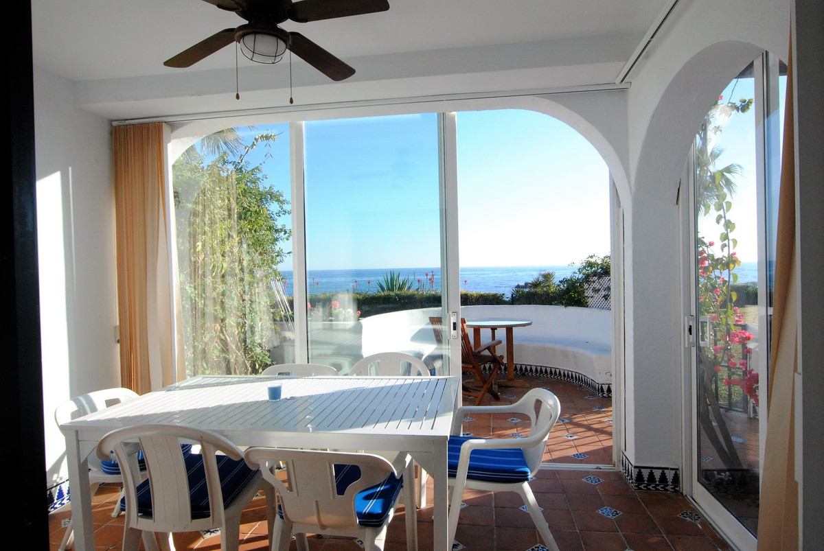 2 Bed Townhouse for sale in Calahonda Costa Del Sol, Málaga, Spain