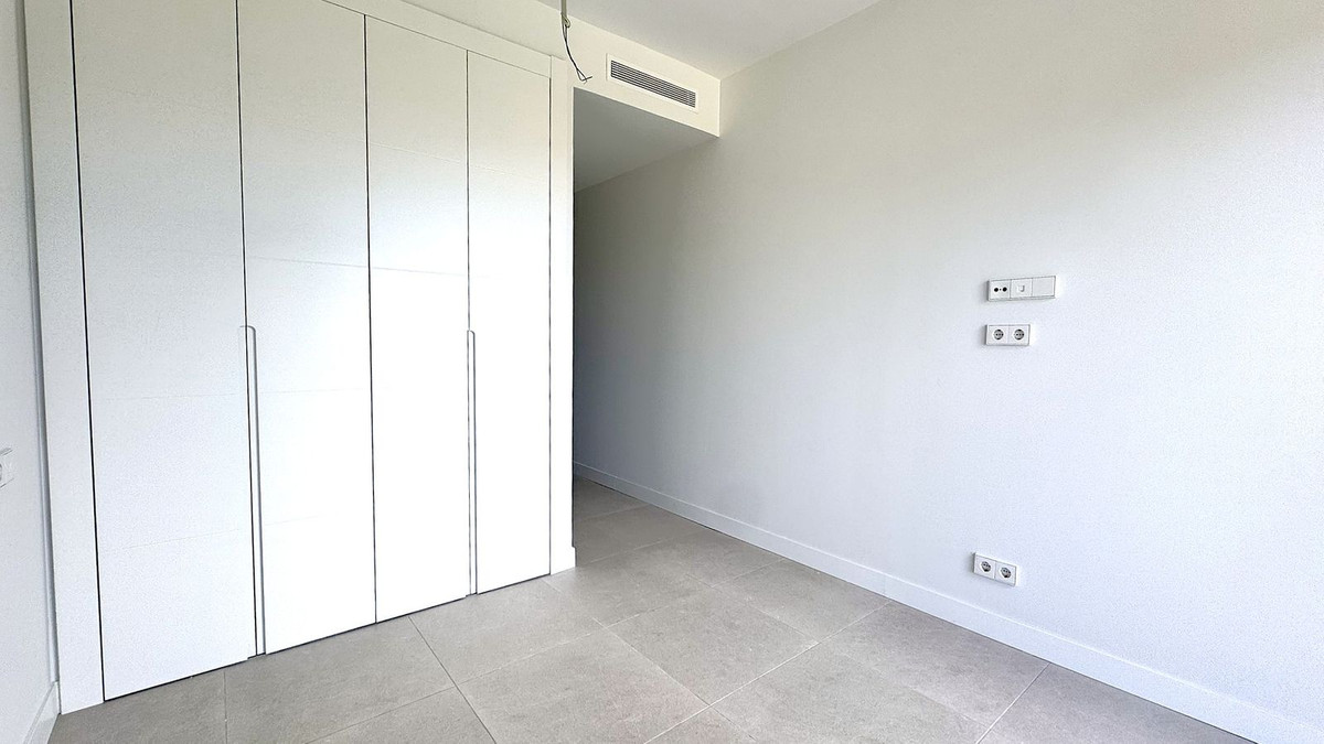 Se vende Apartamento Planta Media de 3 dormitorios en Costa Del Sol, Málaga, España