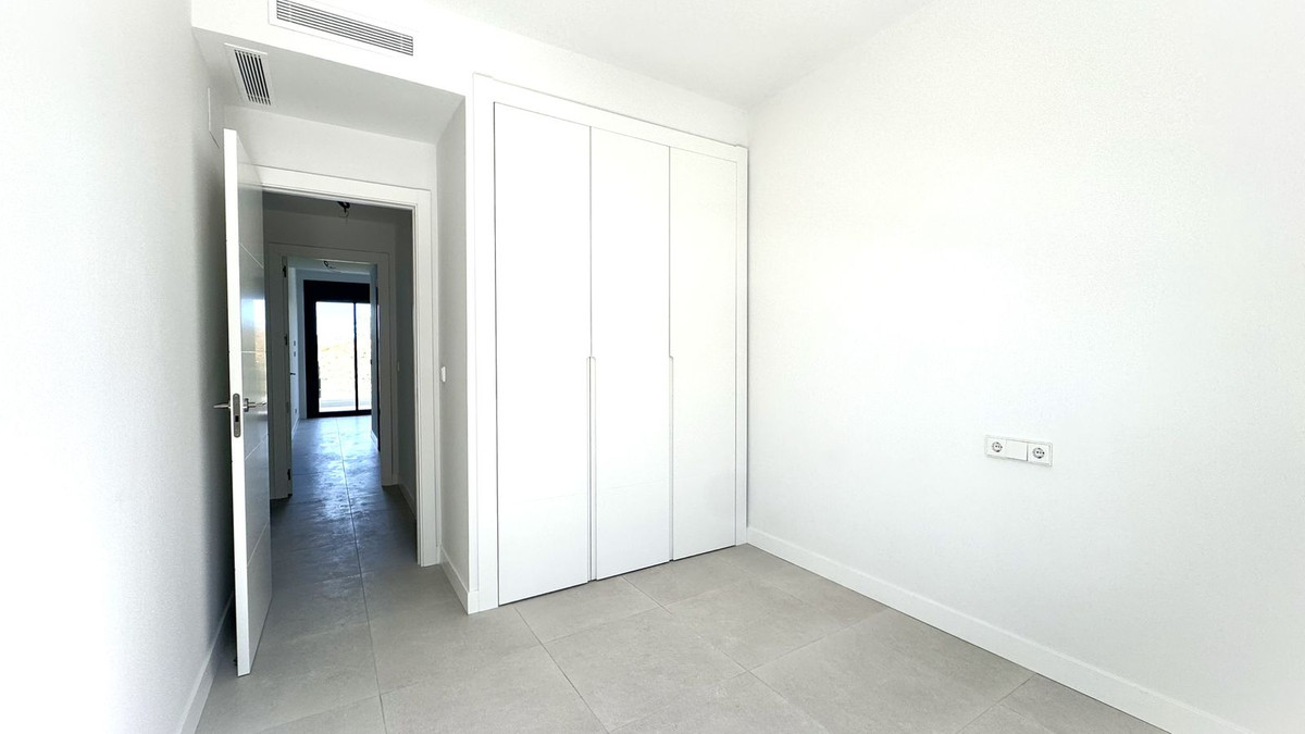 Se vende Apartamento Planta Media de 3 dormitorios en Costa Del Sol, Málaga, España