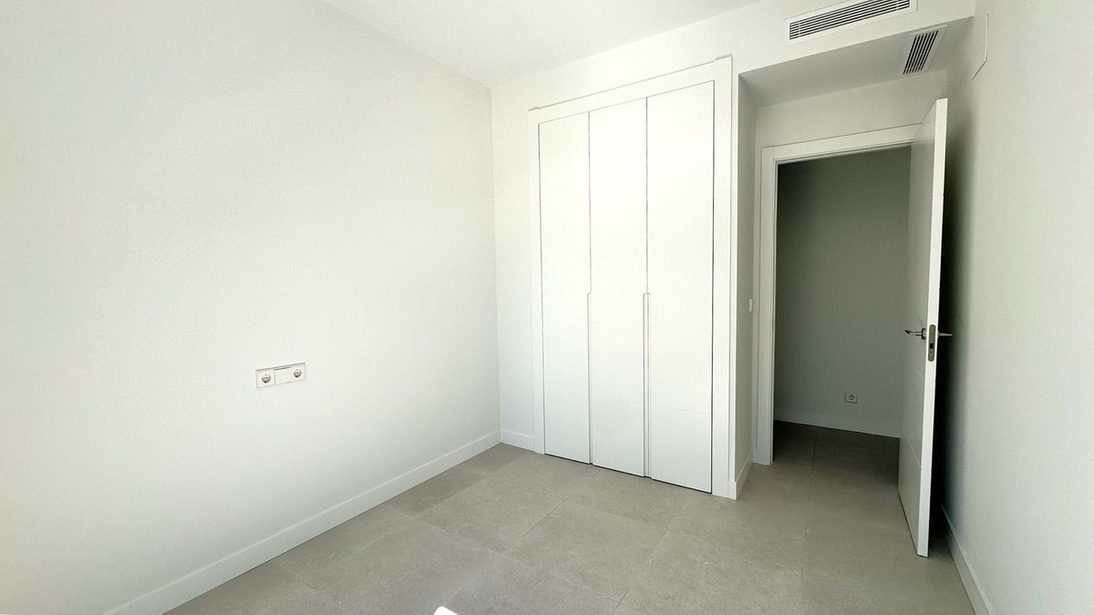 Se vende Apartamento Planta Media de 3 dormitorios en Costa Del Sol, Málaga, España