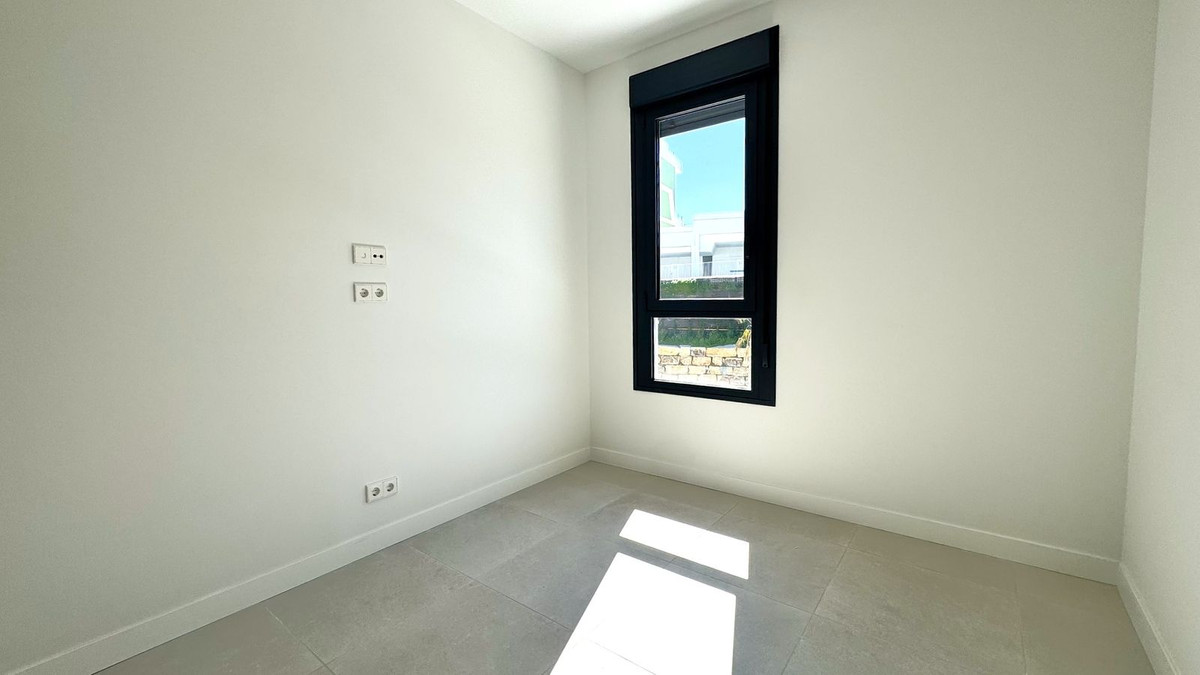 Se vende Apartamento Planta Media de 3 dormitorios en Costa Del Sol, Málaga, España