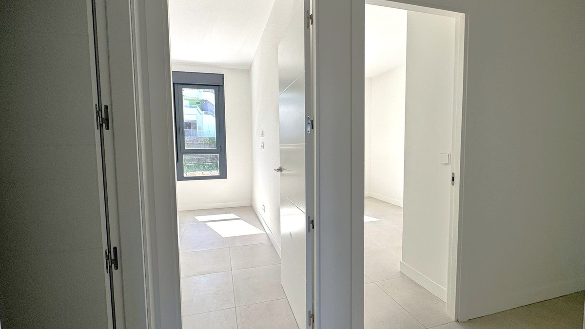 Se vende Apartamento Planta Media de 3 dormitorios en Costa Del Sol, Málaga, España