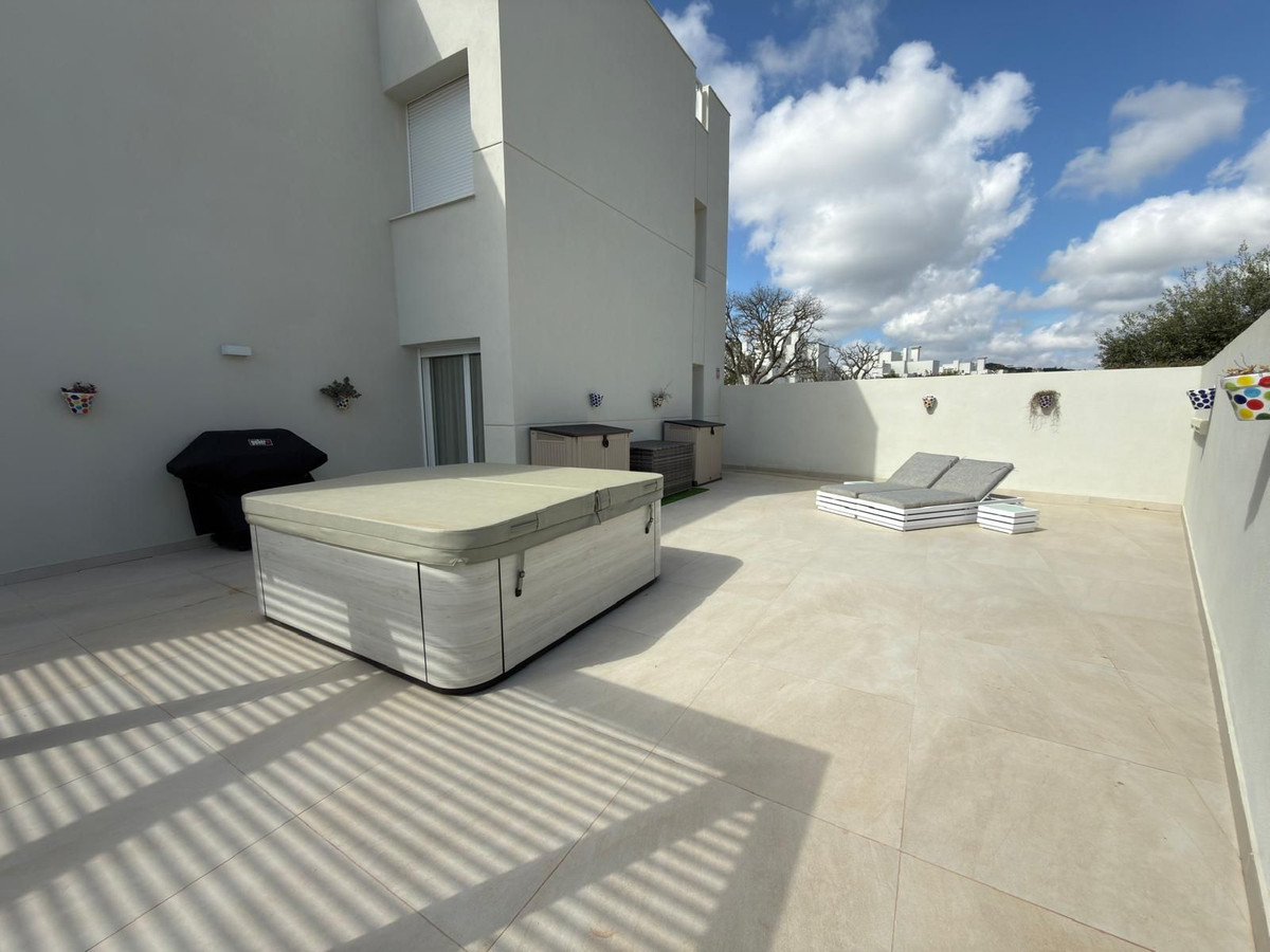 3 Bed Apartment for sale in San Roque Costa Del Sol, Cádiz, Spain