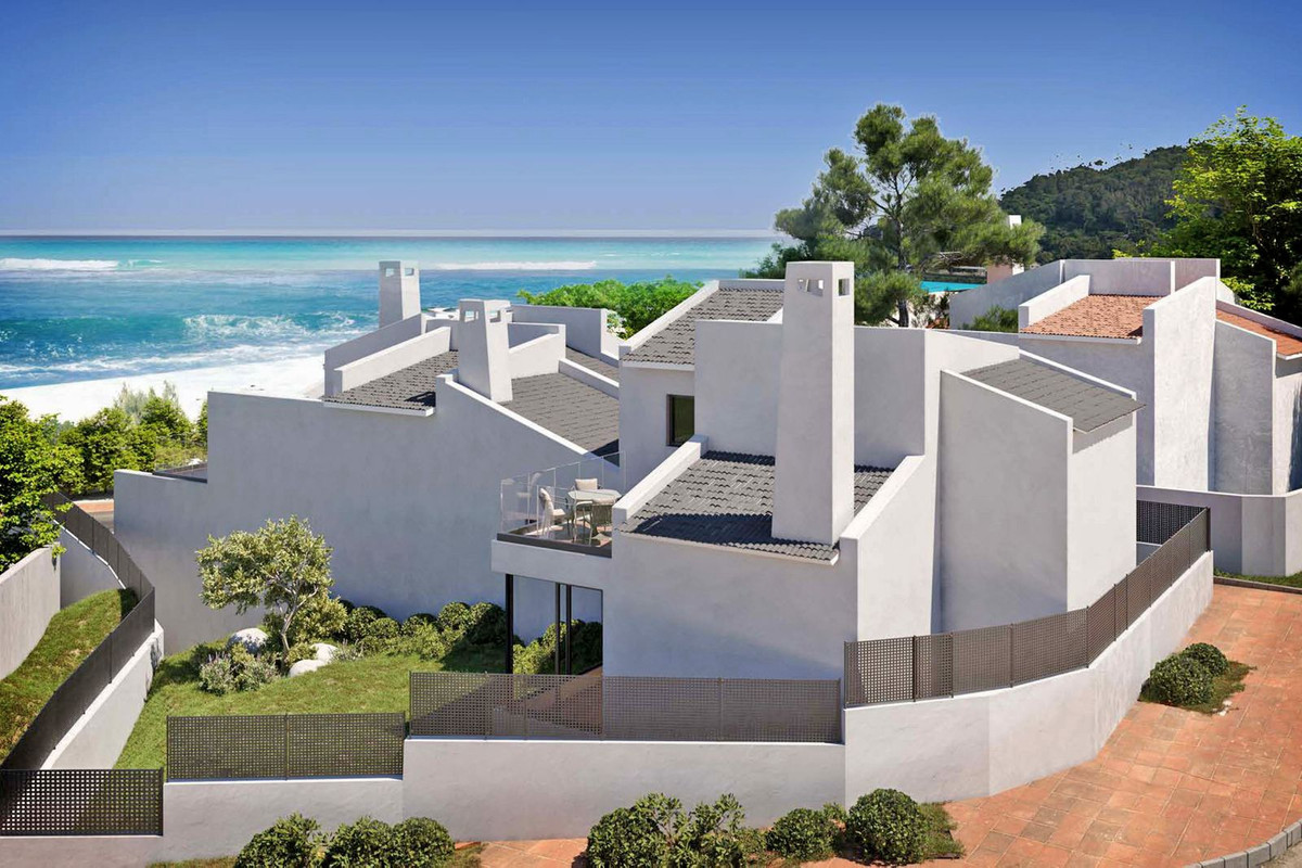 2 Bed Townhouse for sale in Estepona Costa Del Sol, Málaga, Spain