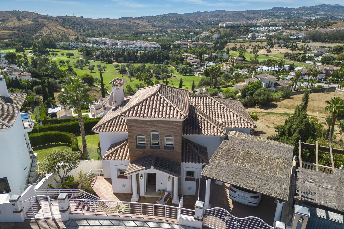 6 Bed Townhouse for sale in Mijas Costa Del Sol, Málaga, Spain