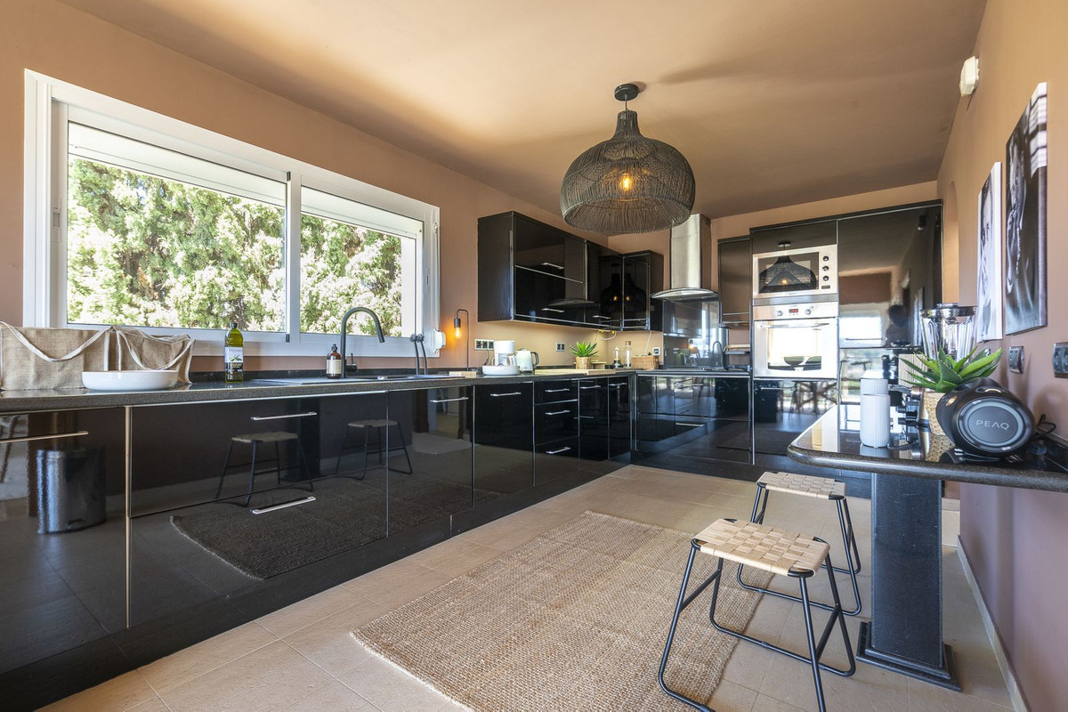 6 Bed Townhouse for sale in Mijas Costa Del Sol, Málaga, Spain