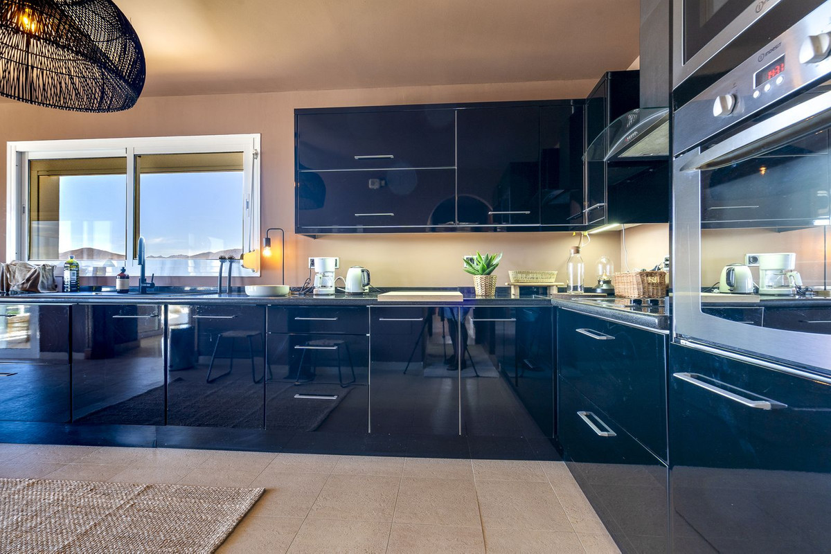 6 Bed Townhouse for sale in Mijas Costa Del Sol, Málaga, Spain