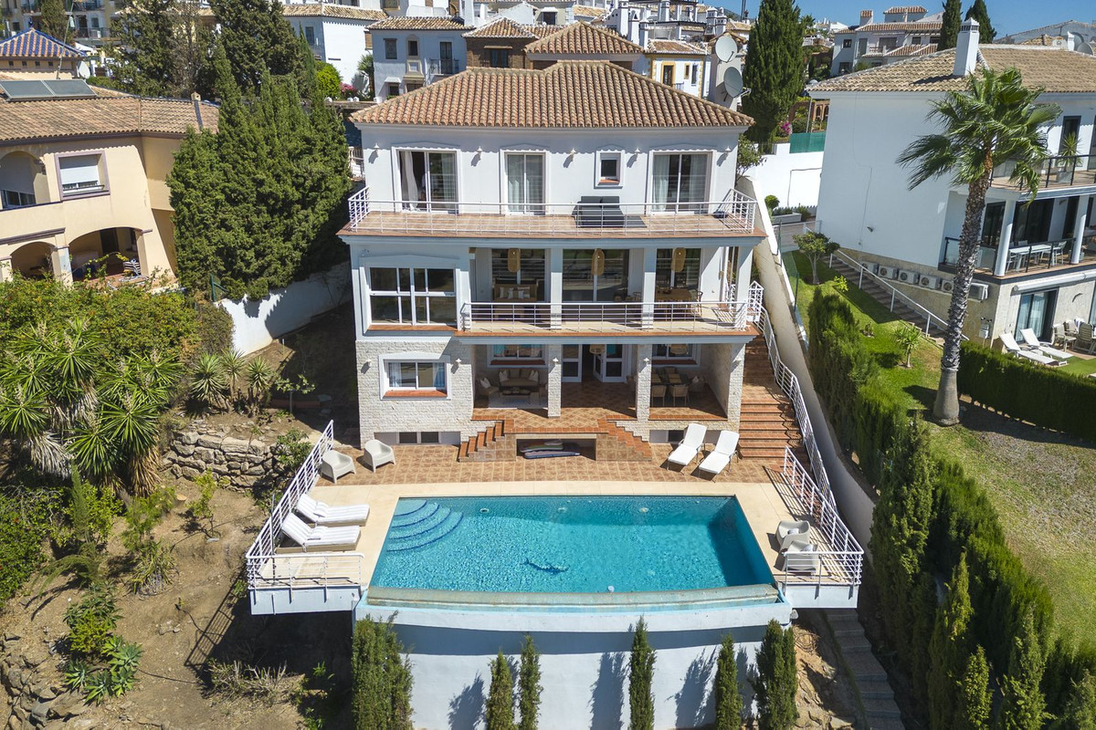 6 Bed Townhouse for sale in Mijas Costa Del Sol, Málaga, Spain