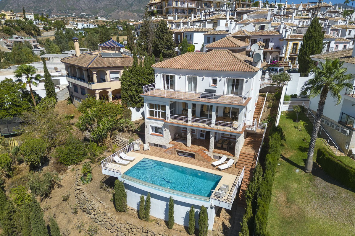 6 Bed Townhouse for sale in Mijas Costa Del Sol, Málaga, Spain