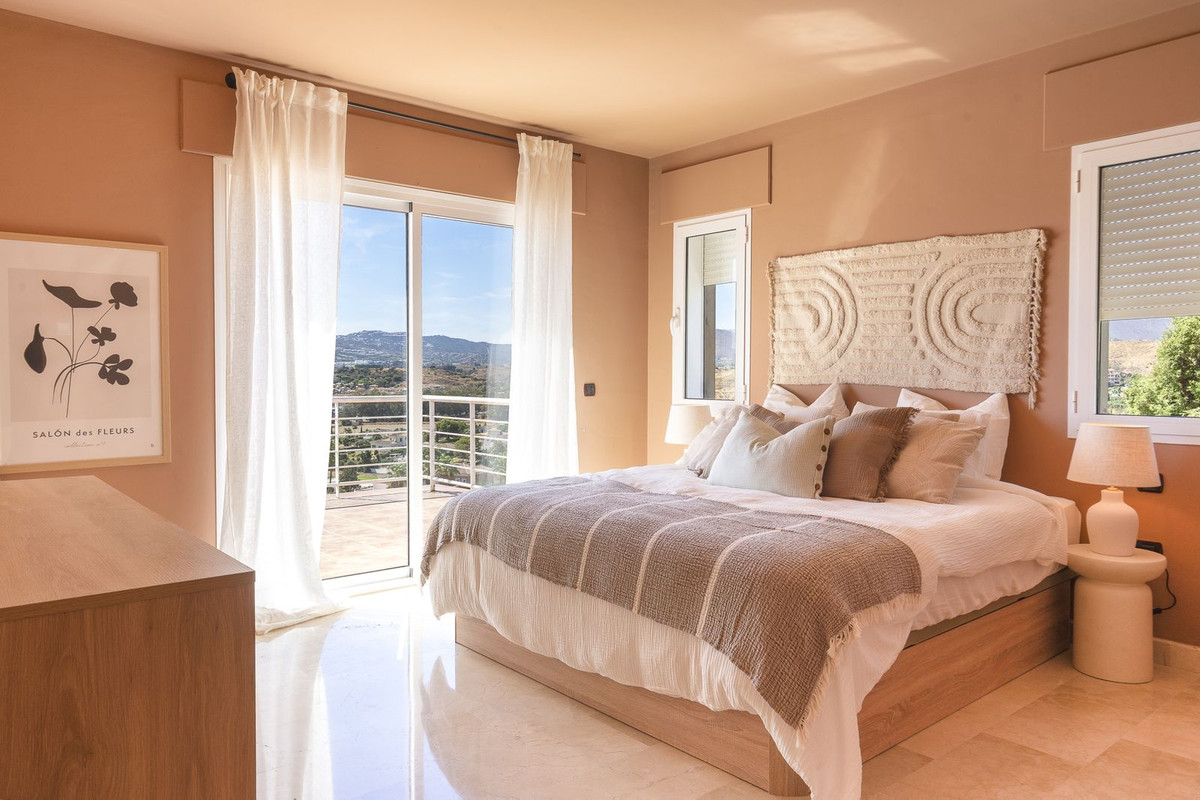 6 Bed Townhouse for sale in Mijas Costa Del Sol, Málaga, Spain