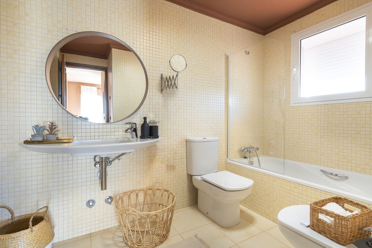 6 Bed Townhouse for sale in Mijas Costa Del Sol, Málaga, Spain