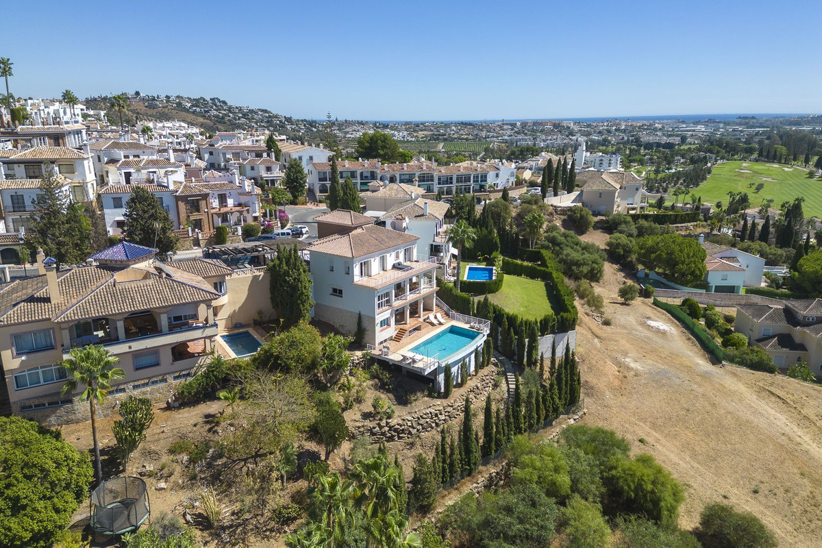 6 Bed Townhouse for sale in Mijas Costa Del Sol, Málaga, Spain