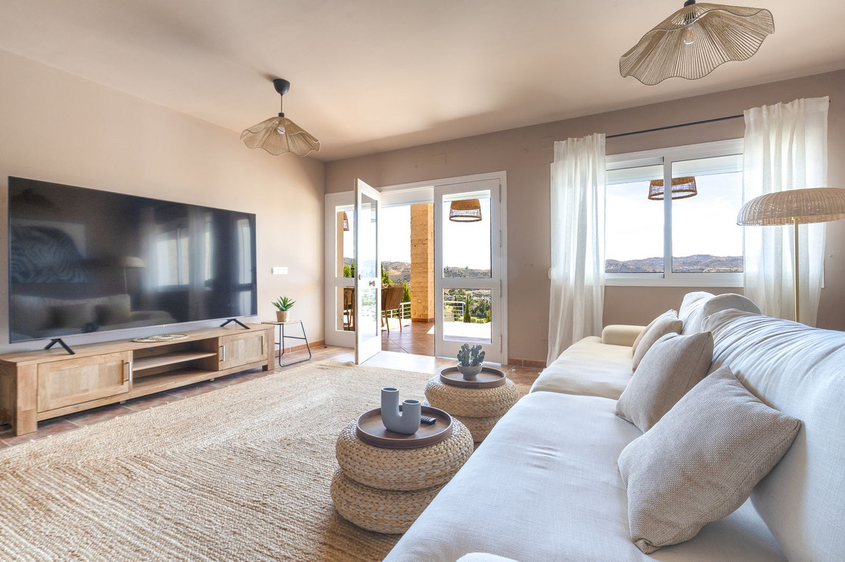 6 Bed Townhouse for sale in Mijas Costa Del Sol, Málaga, Spain