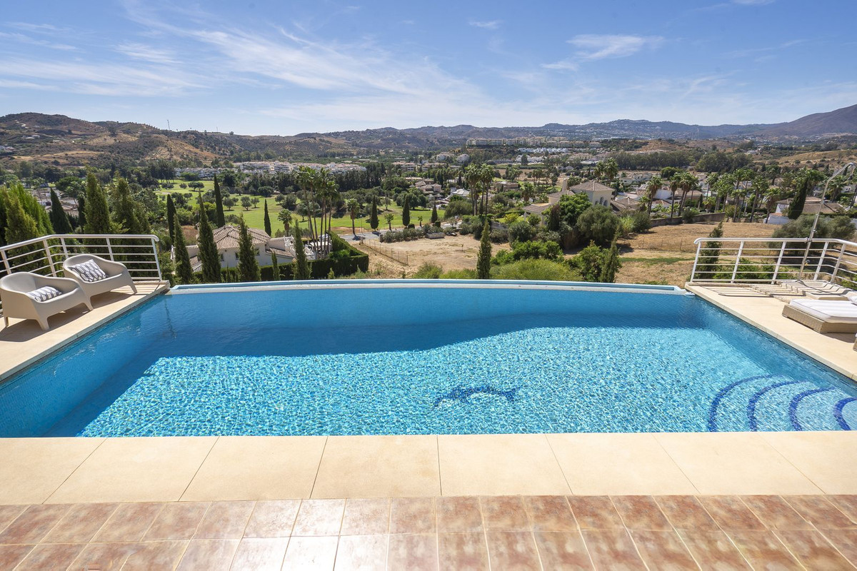 6 Bed Townhouse for sale in Mijas Costa Del Sol, Málaga, Spain