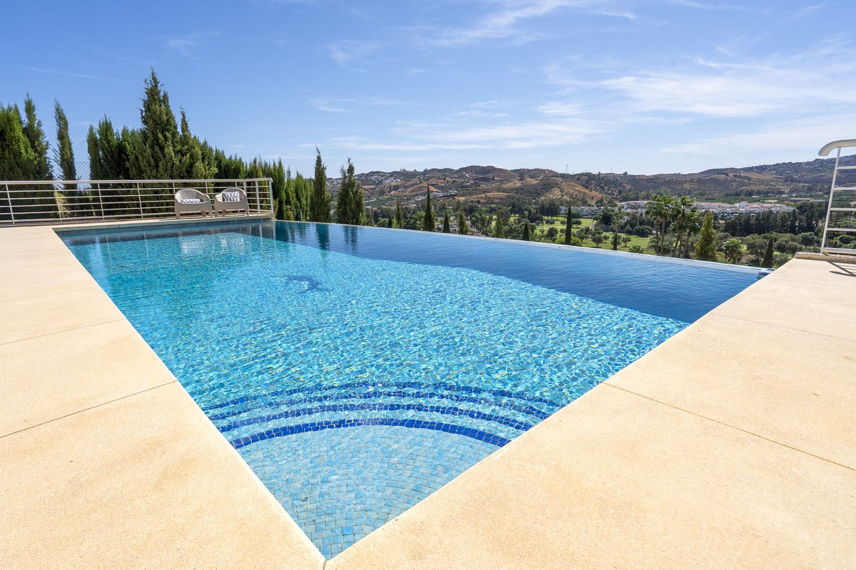 6 Bed Townhouse for sale in Mijas Costa Del Sol, Málaga, Spain