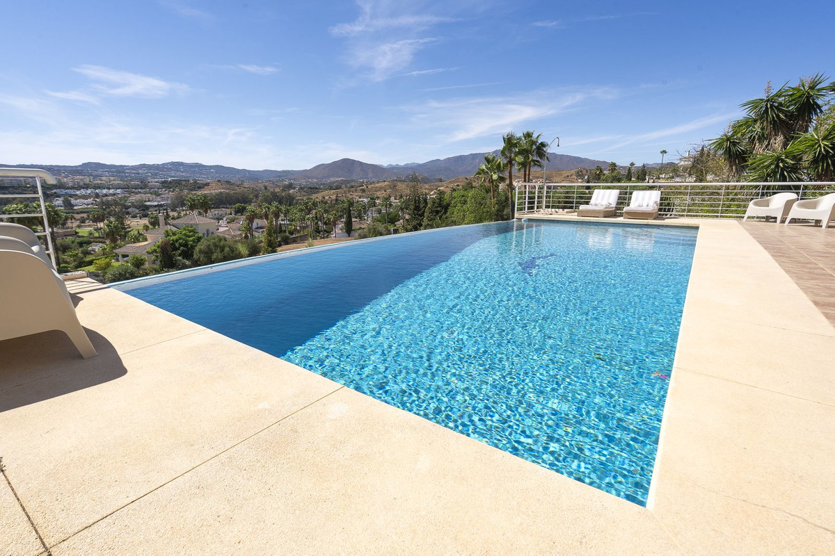 6 Bed Townhouse for sale in Mijas Costa Del Sol, Málaga, Spain