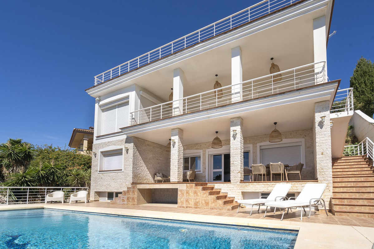 6 Bed Townhouse for sale in Mijas Costa Del Sol, Málaga, Spain