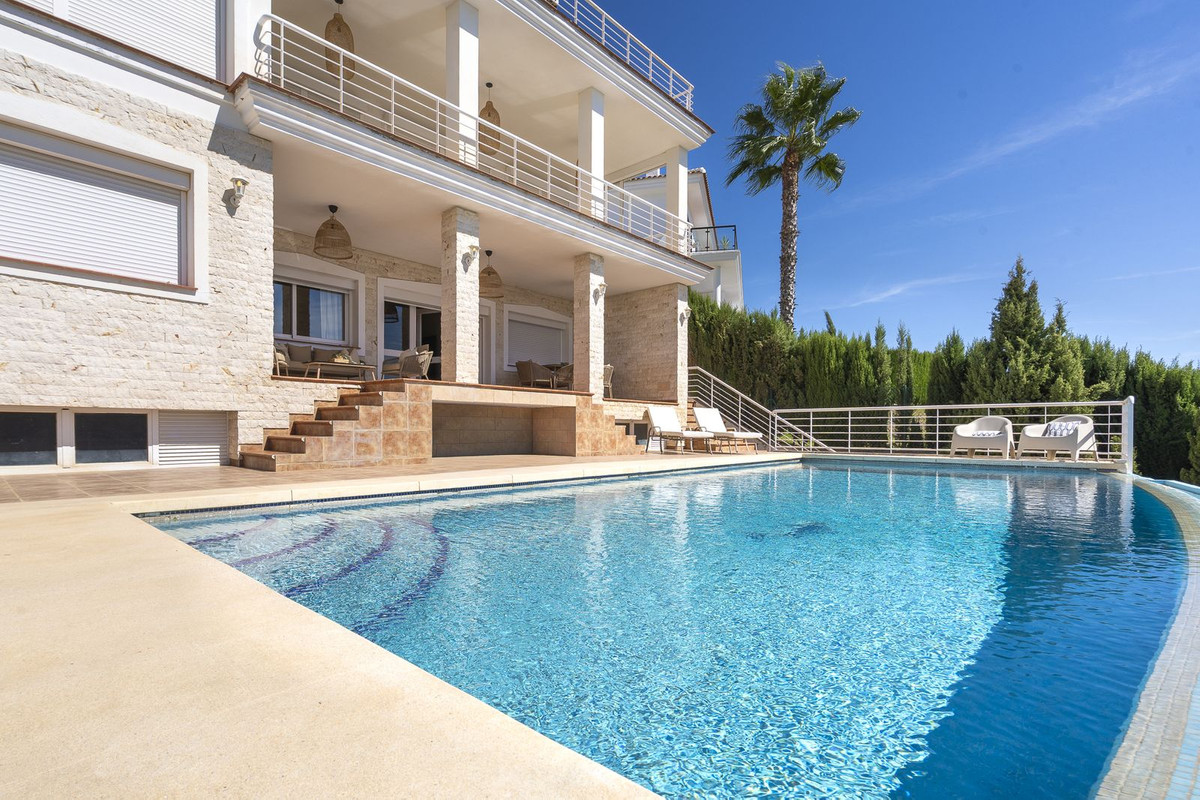 6 Bed Townhouse for sale in Mijas Costa Del Sol, Málaga, Spain