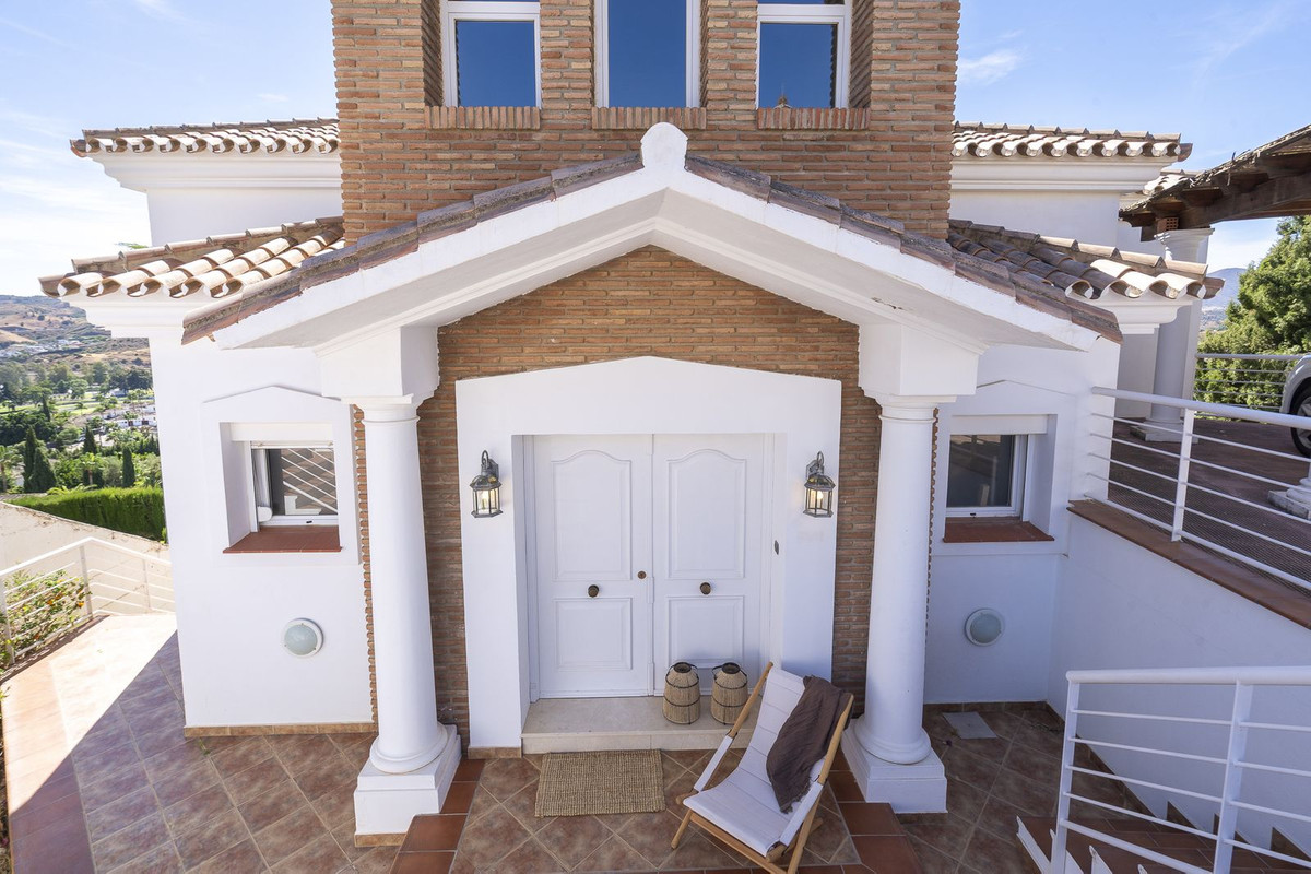 6 Bed Townhouse for sale in Mijas Costa Del Sol, Málaga, Spain