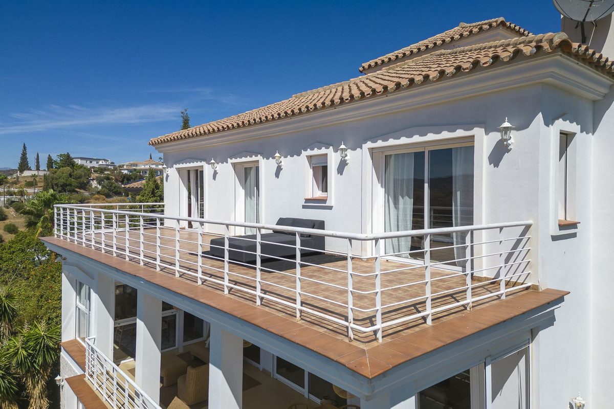 6 Bed Townhouse for sale in Mijas Costa Del Sol, Málaga, Spain