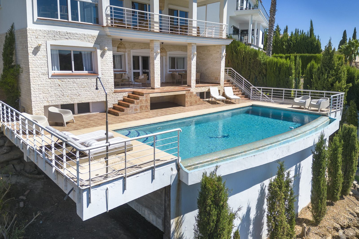 6 Bed Townhouse for sale in Mijas Costa Del Sol, Málaga, Spain