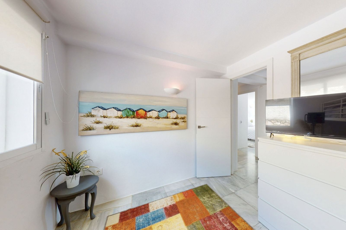 4 Bed Apartment for sale in Estepona Costa Del Sol, Málaga, Spain