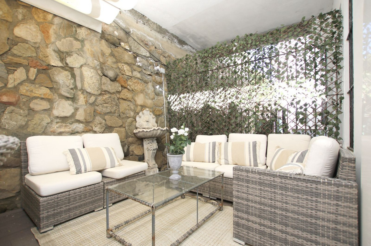 4 Bed Apartment for sale in Estepona Costa Del Sol, Málaga, Spain
