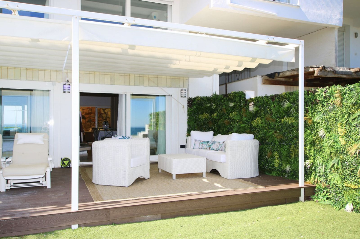 4 Bed Apartment for sale in Estepona Costa Del Sol, Málaga, Spain