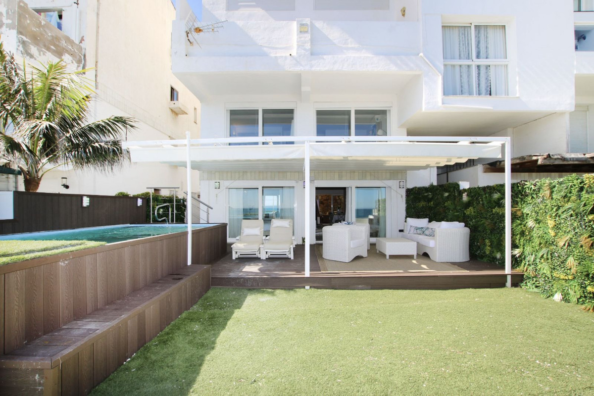4 Bed Apartment for sale in Estepona Costa Del Sol, Málaga, Spain