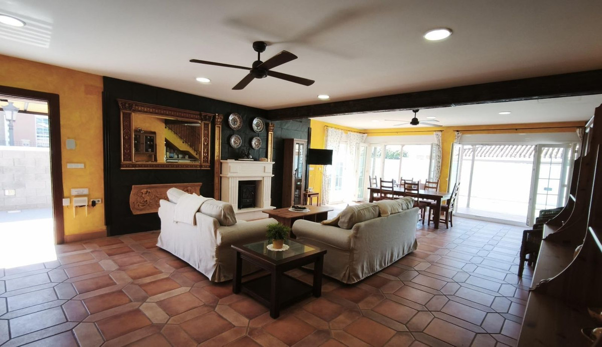 Se vende Villa - Chalet de 4 dormitorios en Costa Calida, Murcia, España