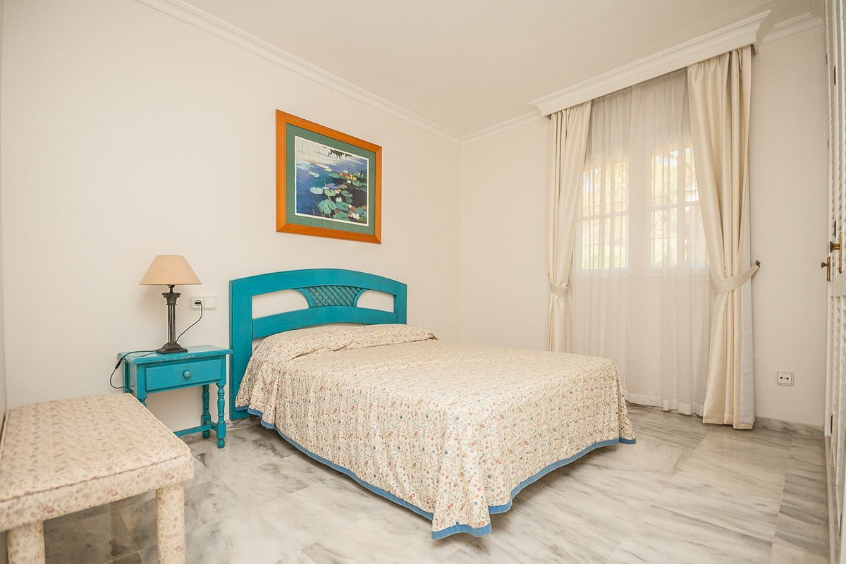 Se vende Villa - Chalet de 5 dormitorios en Costa Del Sol, Málaga, España