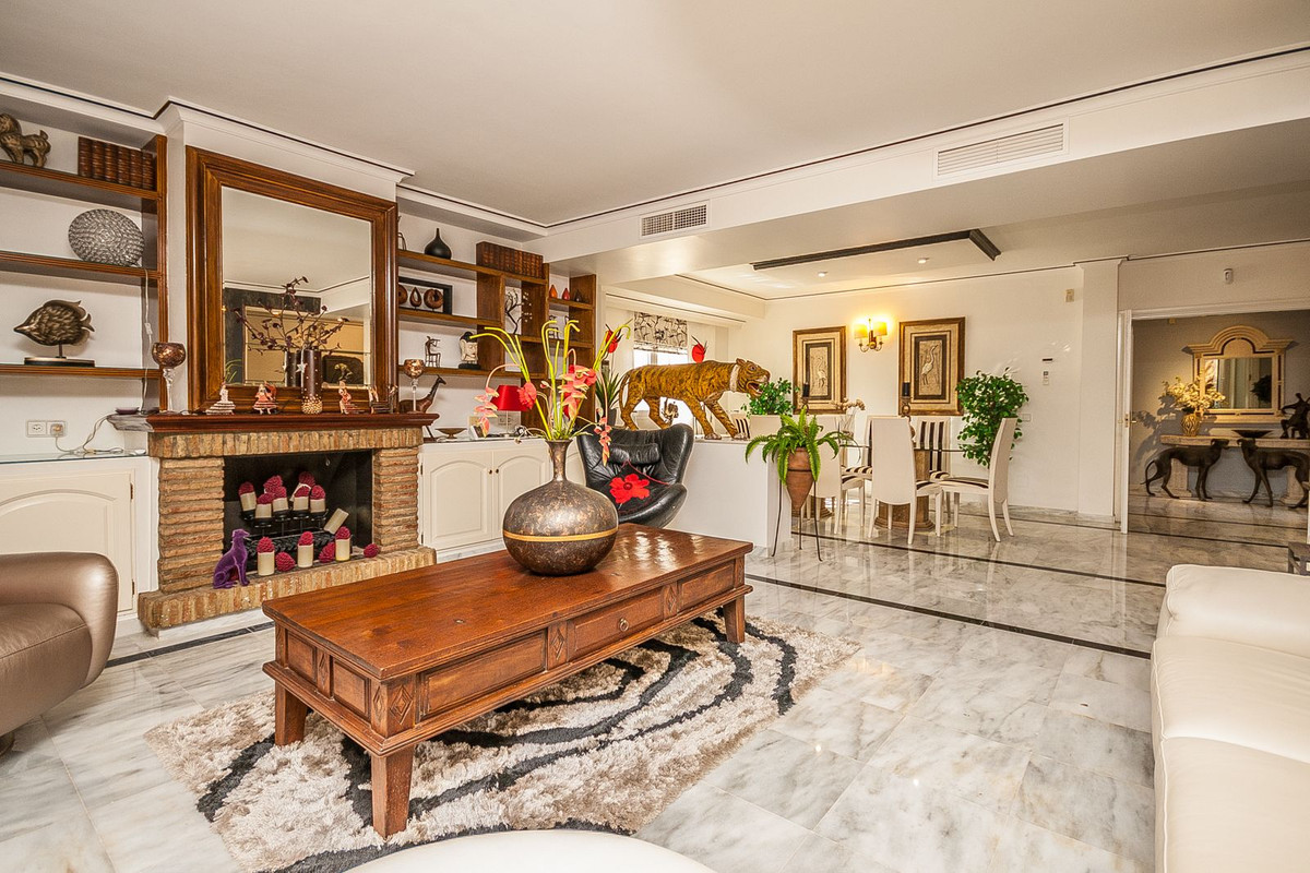 Se vende Villa - Chalet de 5 dormitorios en Costa Del Sol, Málaga, España