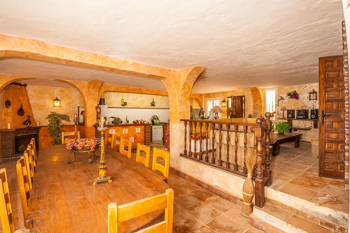 Se vende Villa - Chalet de 5 dormitorios en Costa Del Sol, Málaga, España