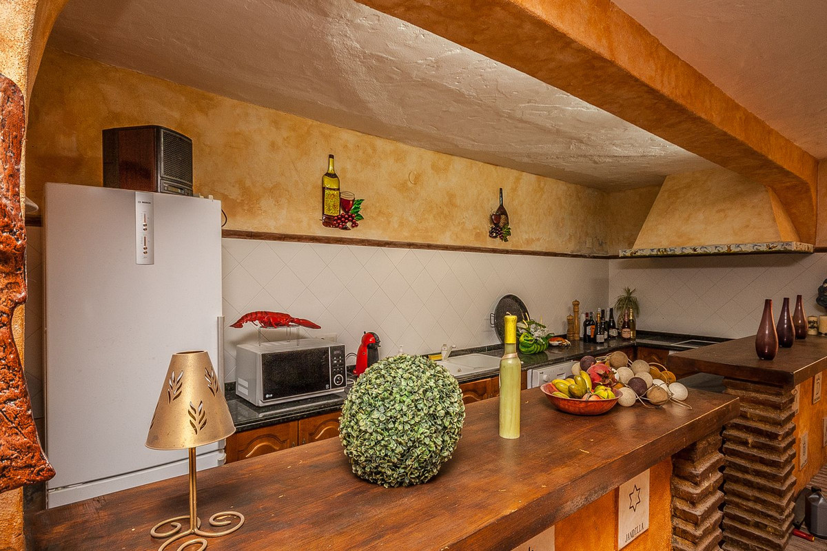 Se vende Villa - Chalet de 5 dormitorios en Costa Del Sol, Málaga, España
