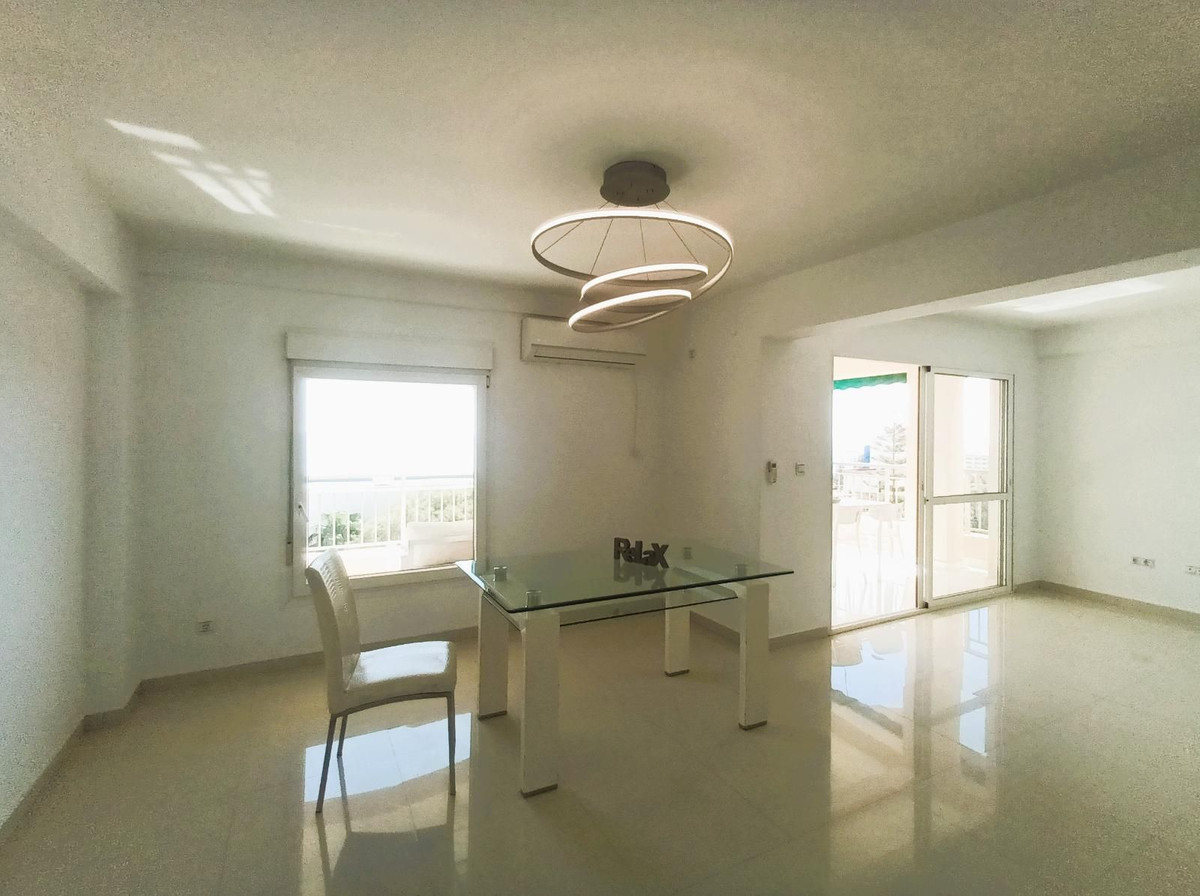 Se vende Apartamento Planta Media de 3 dormitorios en Costa Del Sol, Málaga, España