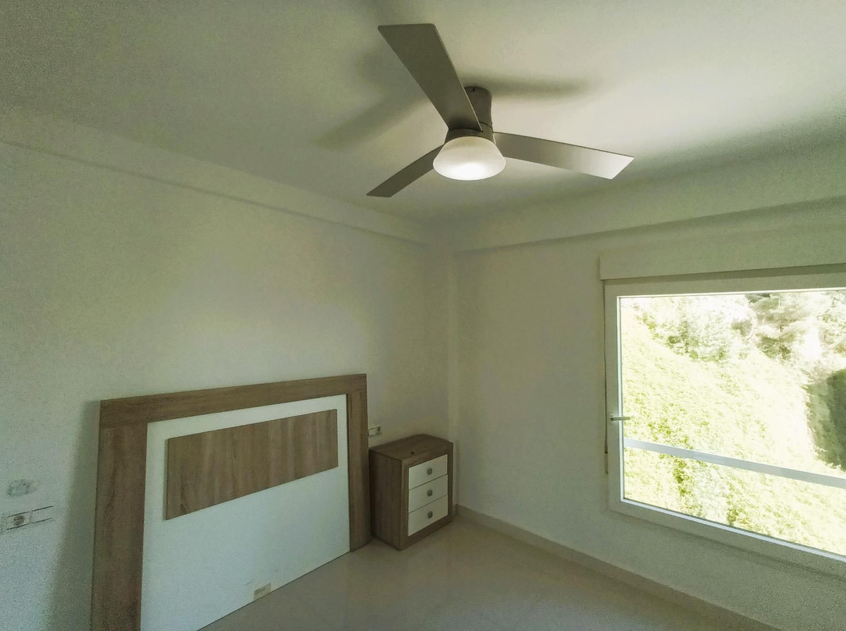 Se vende Apartamento Planta Media de 3 dormitorios en Costa Del Sol, Málaga, España