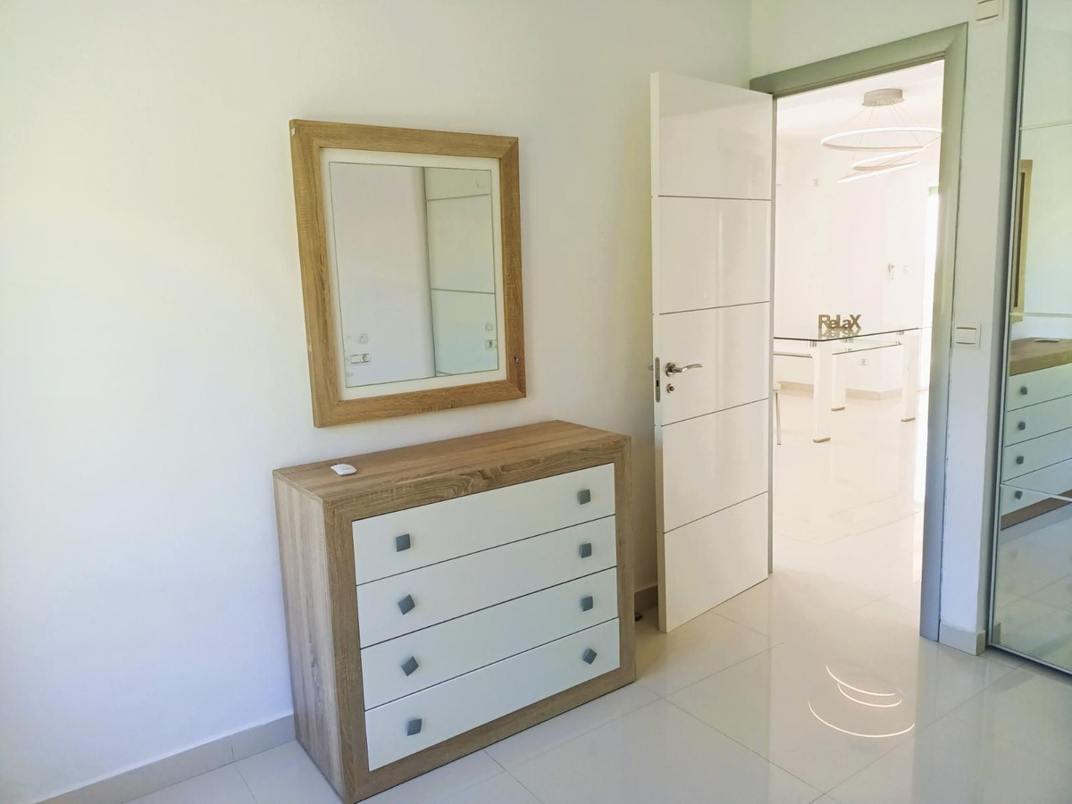 Se vende Apartamento Planta Media de 3 dormitorios en Costa Del Sol, Málaga, España