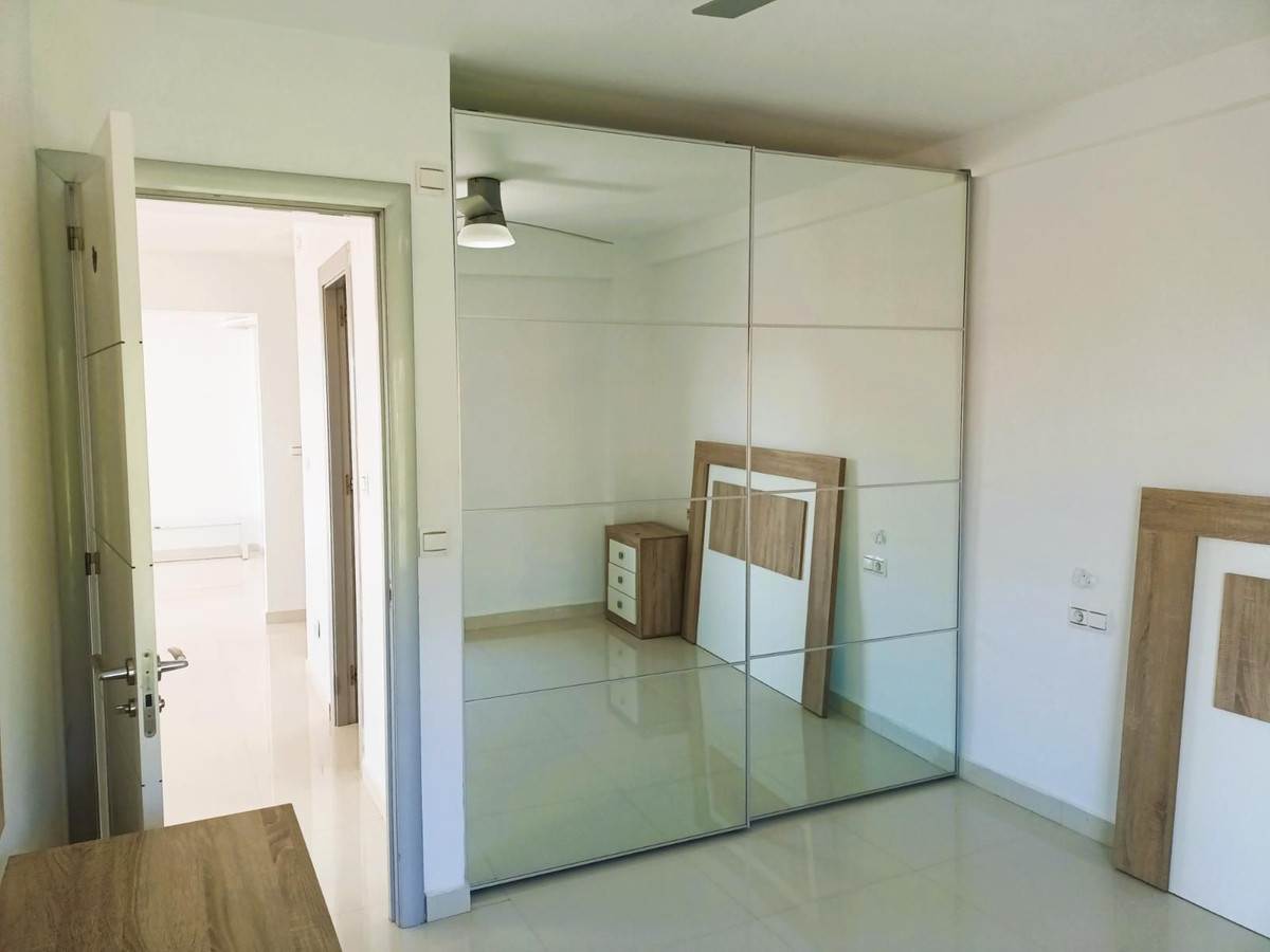 Se vende Apartamento Planta Media de 3 dormitorios en Costa Del Sol, Málaga, España