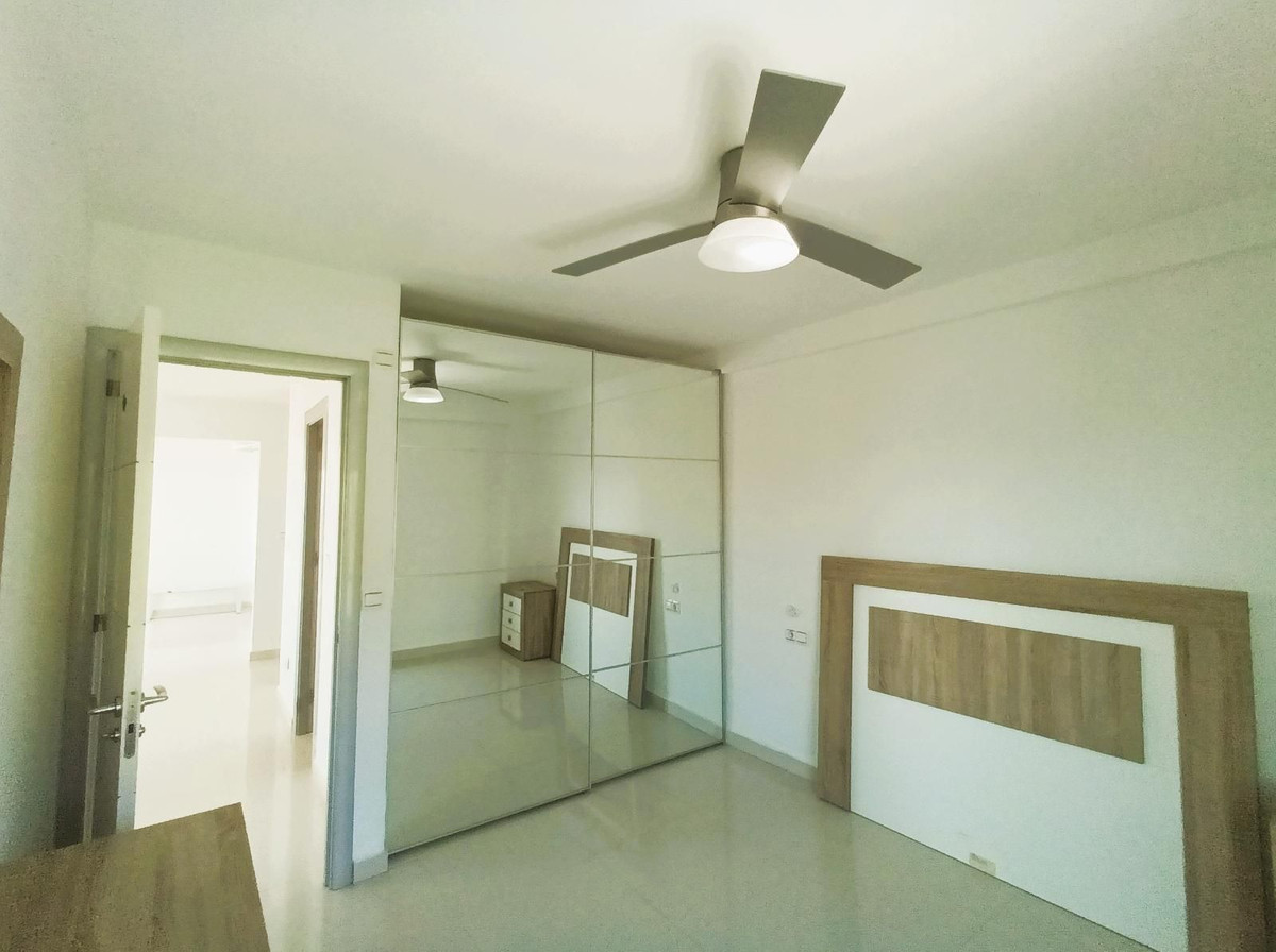 Se vende Apartamento Planta Media de 3 dormitorios en Costa Del Sol, Málaga, España