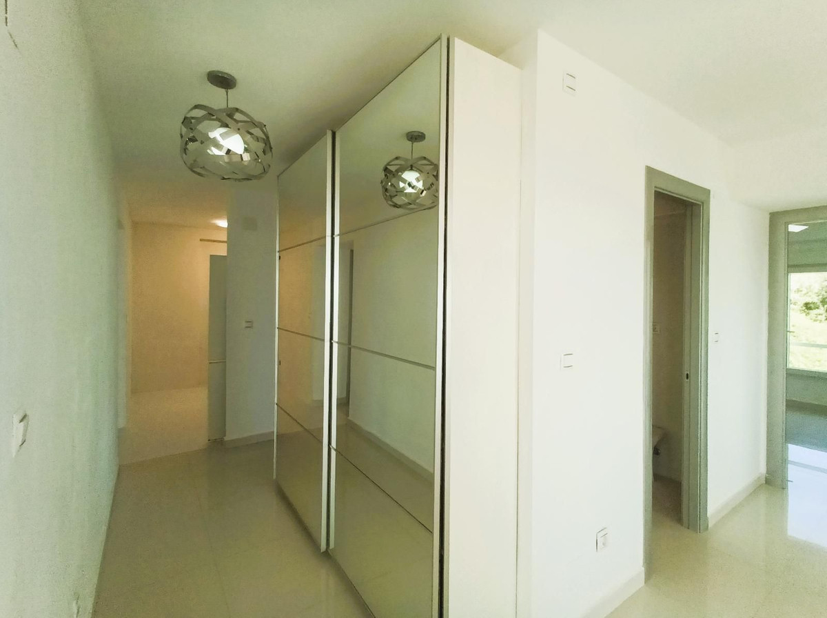 Se vende Apartamento Planta Media de 3 dormitorios en Costa Del Sol, Málaga, España