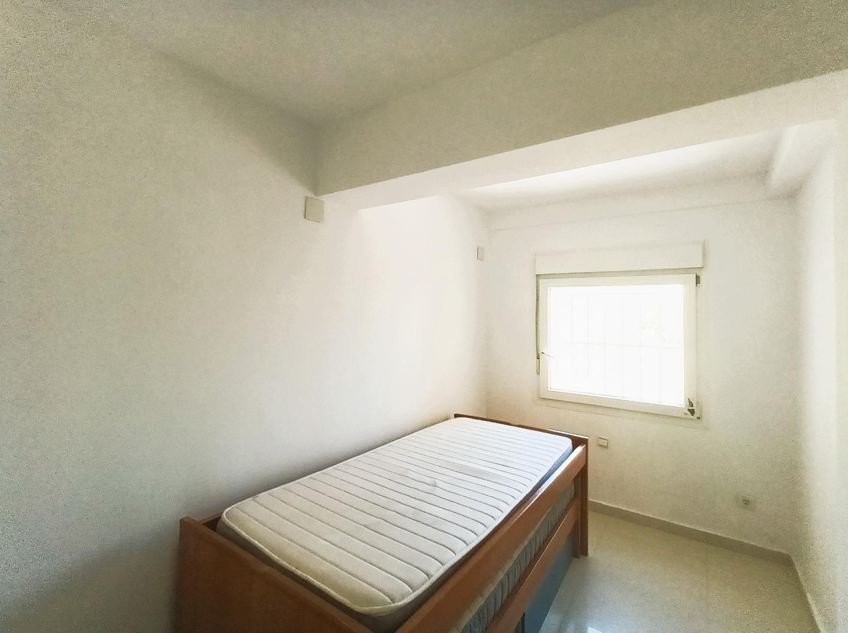 Se vende Apartamento Planta Media de 3 dormitorios en Costa Del Sol, Málaga, España