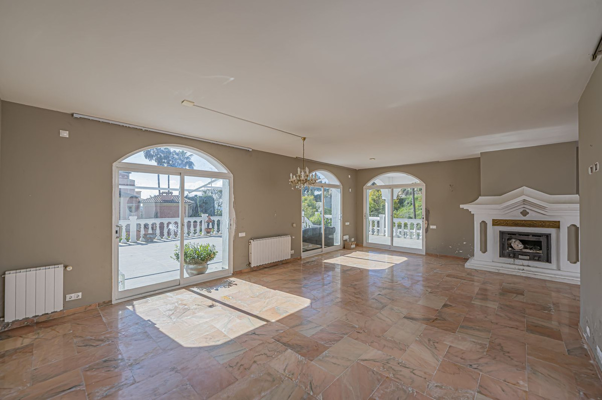 4 Bed Townhouse for sale in El Paraiso Costa Del Sol, Málaga, Spain