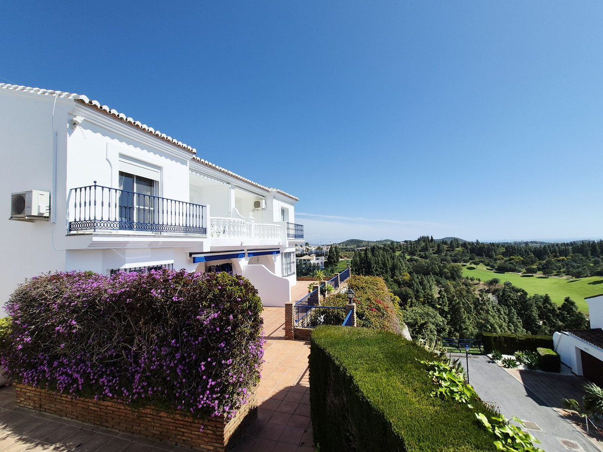 2 Bed Apartment for sale in El Chaparral Costa Del Sol, Málaga, Spain