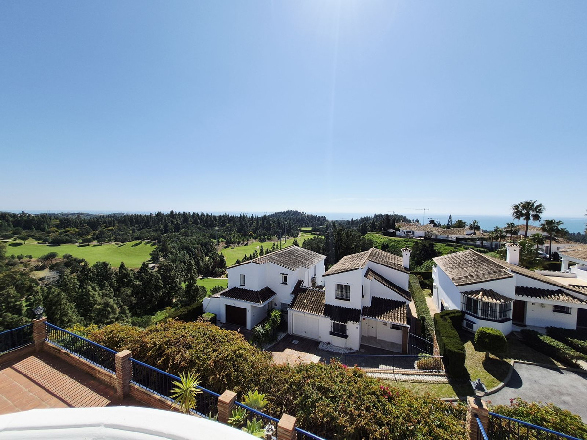 2 Bed Apartment for sale in El Chaparral Costa Del Sol, Málaga, Spain