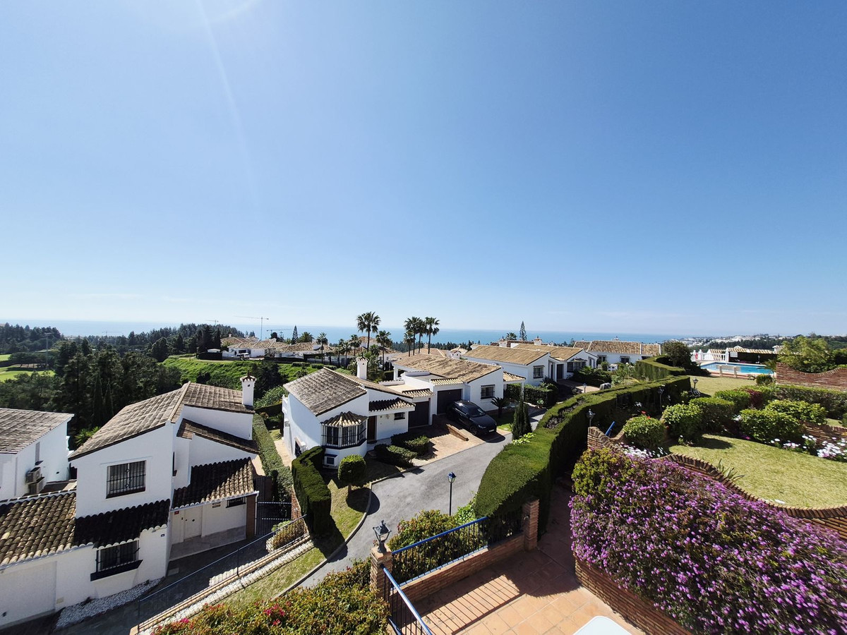 2 Bed Apartment for sale in El Chaparral Costa Del Sol, Málaga, Spain
