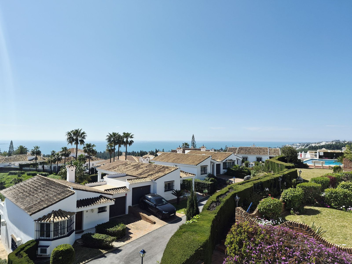 2 Bed Apartment for sale in El Chaparral Costa Del Sol, Málaga, Spain
